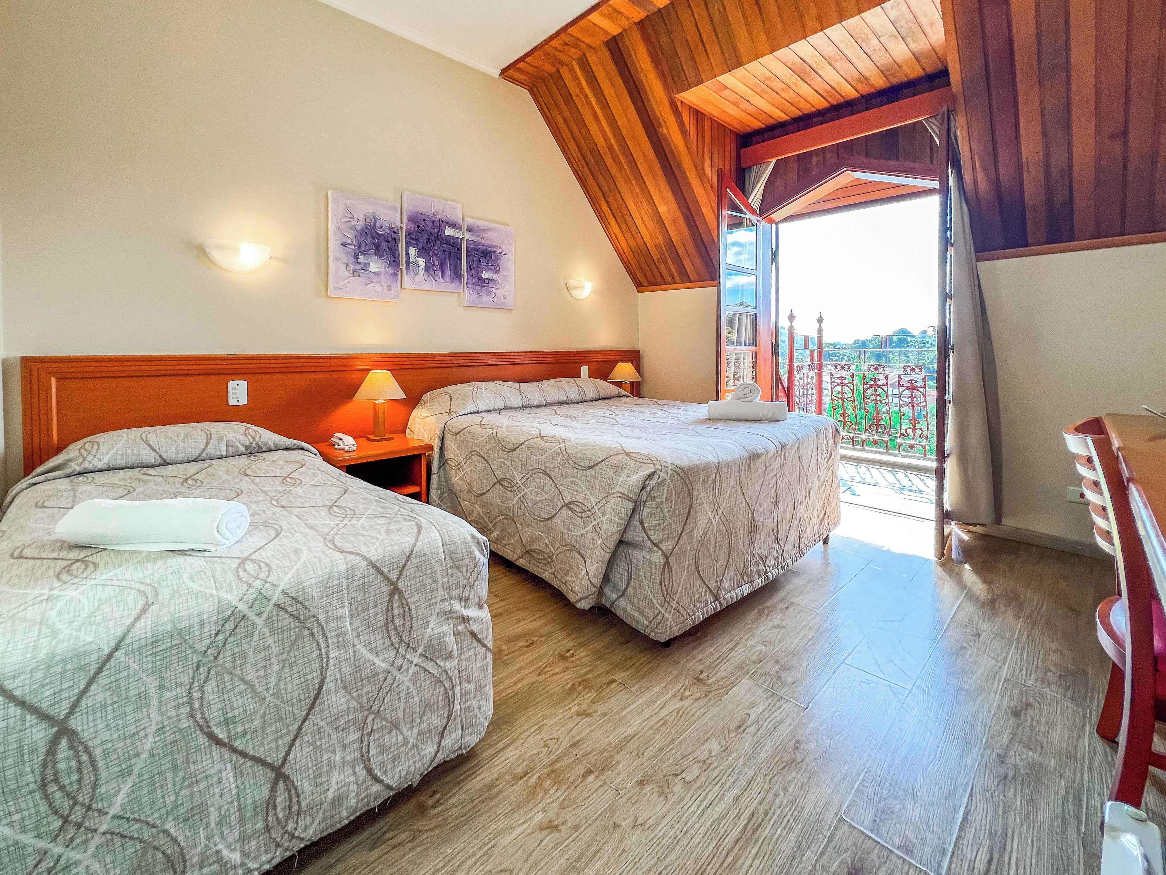 Quarto Triplo Deluxe com Cama de Casal