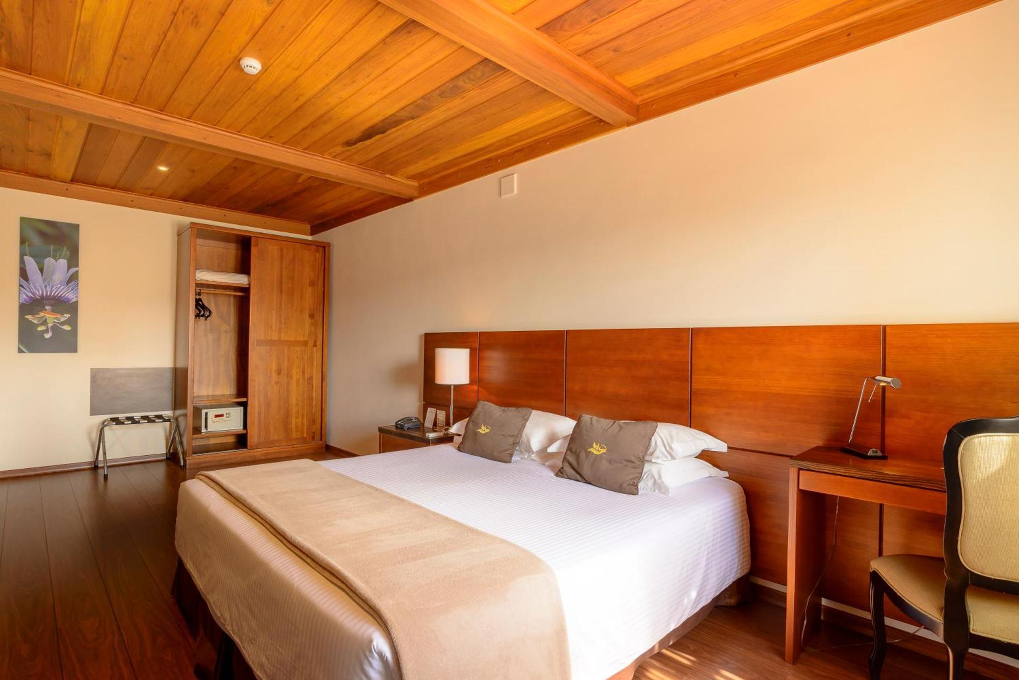 Duplex Suite with hot tub,1223847730:JPEG